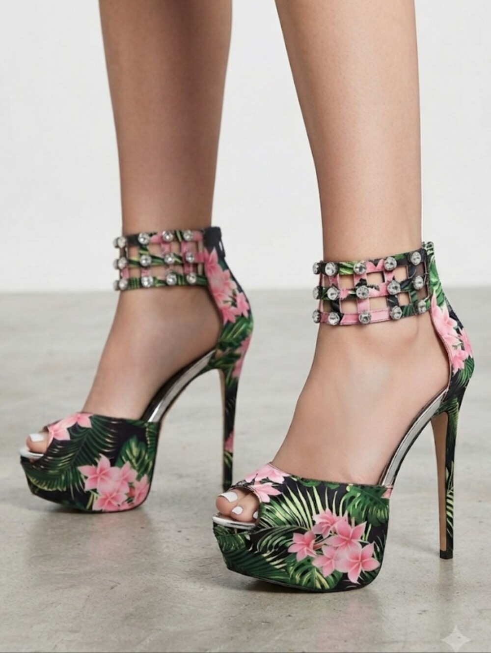 ShoeDazzle Sabella Tropical Floral Rhinestone Platform Heels Size 9.5